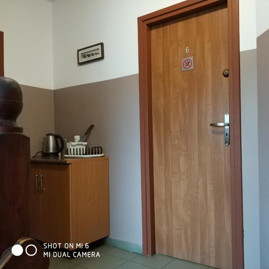 Pokoje Goscinne Sonia Tuszyn Dış mekan fotoğraf